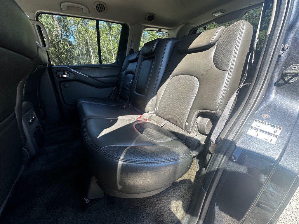 2011 Nissan Pathfinder Image 34