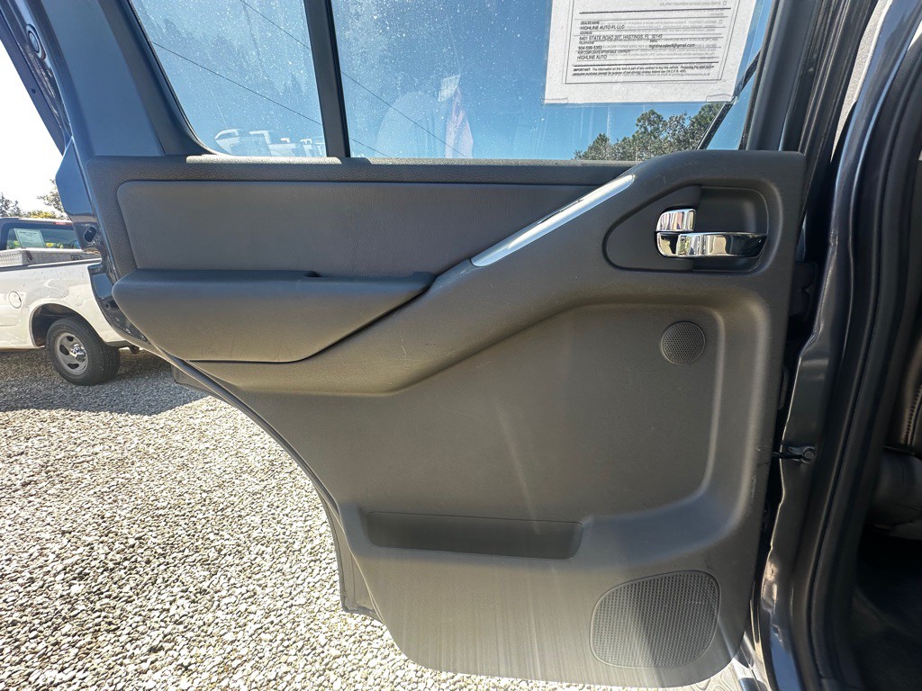2011 Nissan Pathfinder Image 35