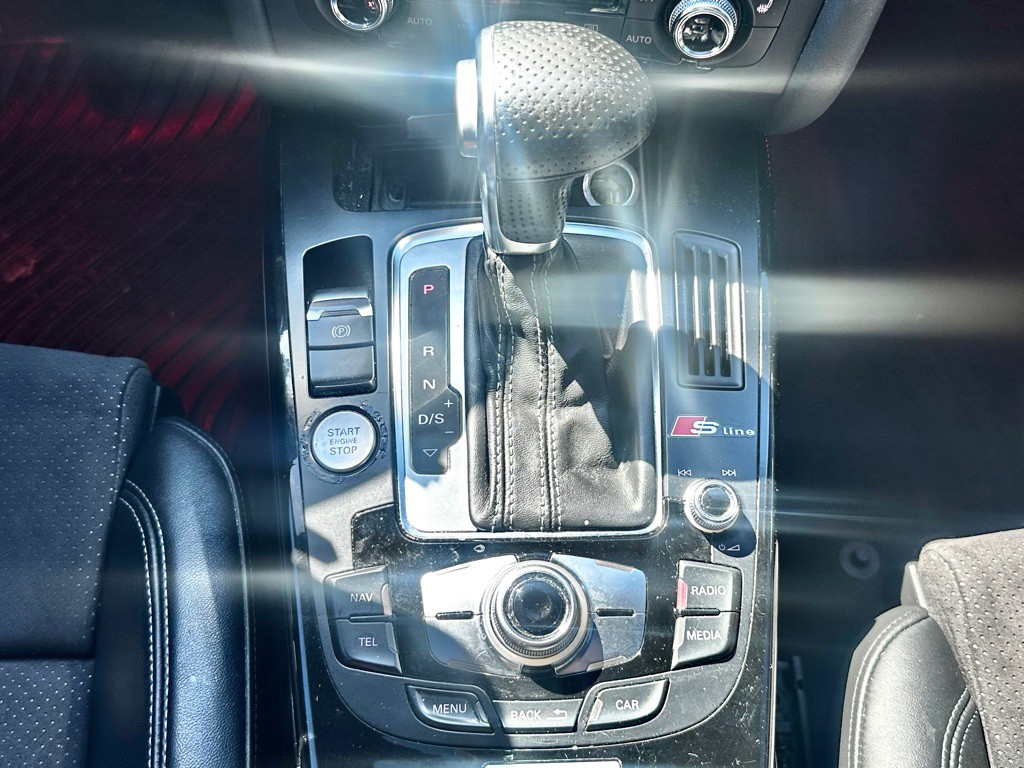 2015 Audi A4 Image 26