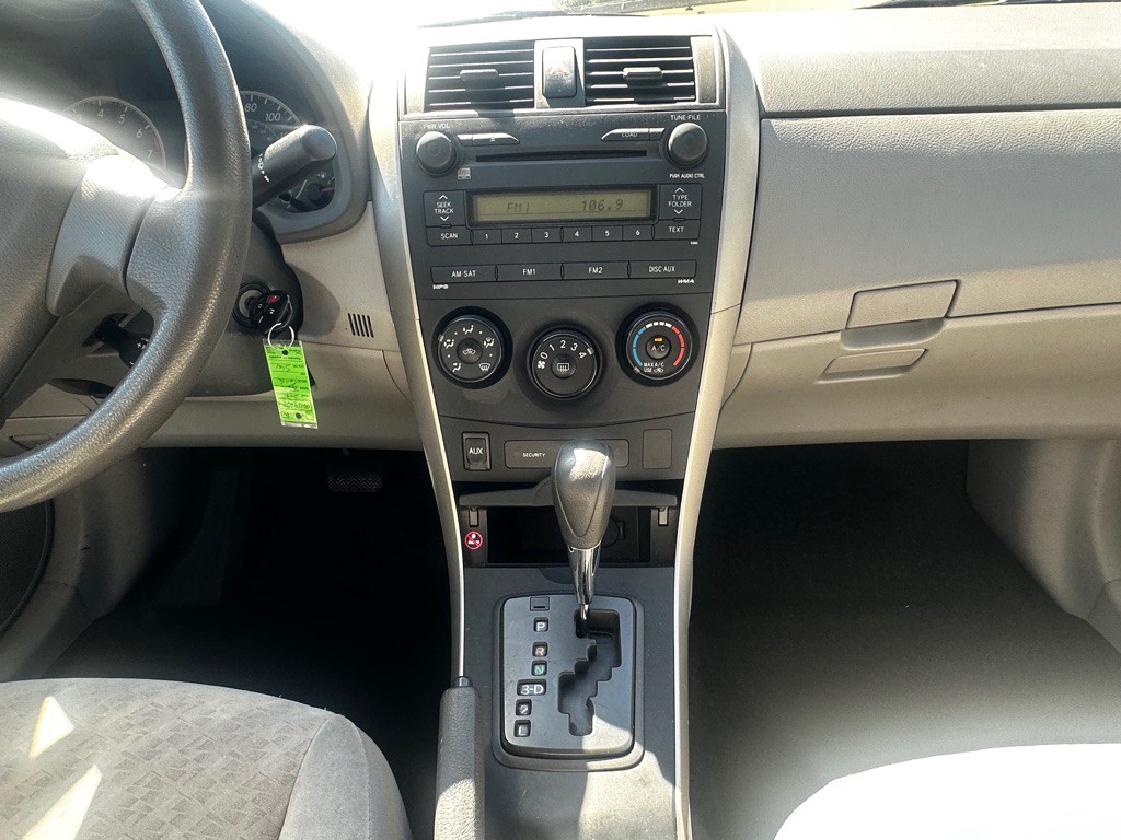 2009 Toyota Corolla Image 25
