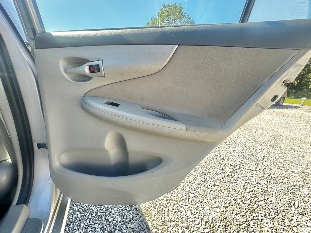 2009 Toyota Corolla Image 34