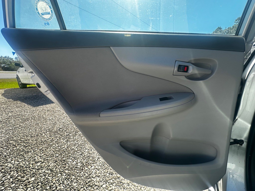 2009 Toyota Corolla Image 36