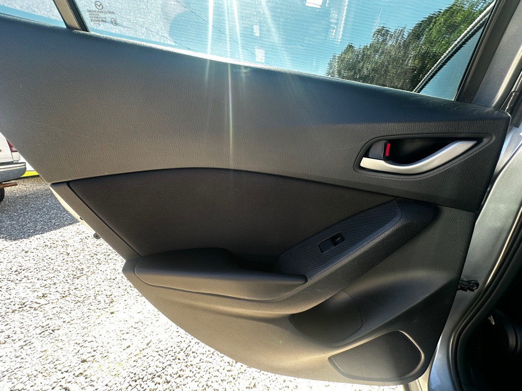 2016 Mazda Mazda3 Image 38