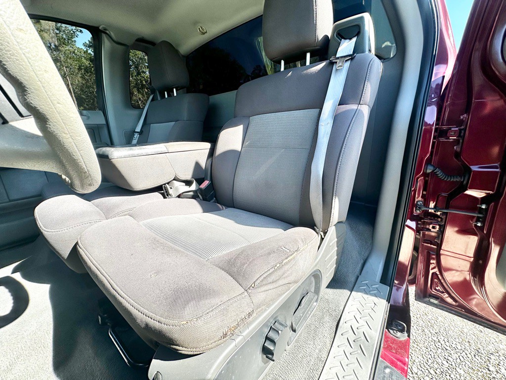 2004 Ford F-150 Image 21