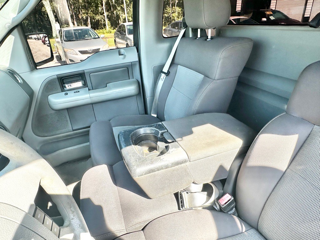 2004 Ford F-150 Image 23