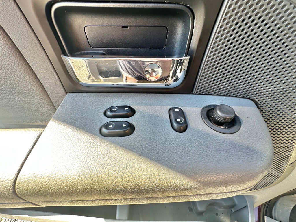2004 Ford F-150 Image 26
