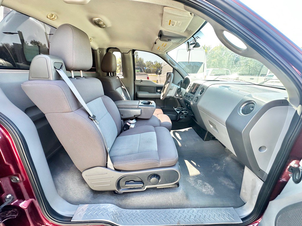 2004 Ford F-150 Image 30