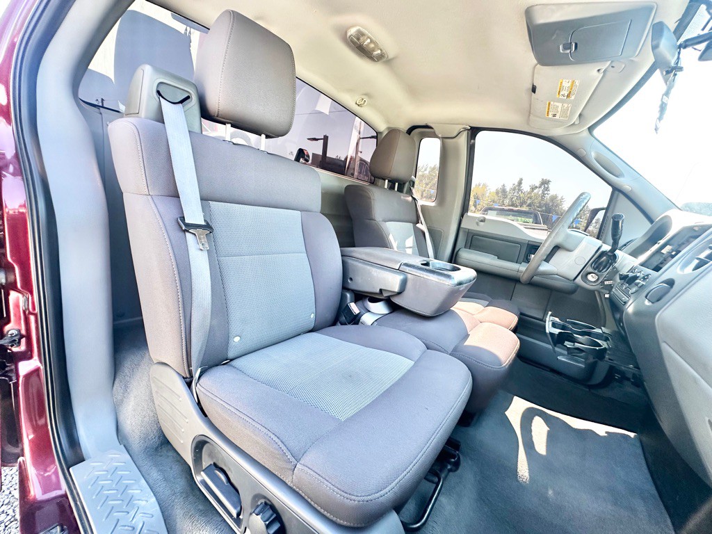 2004 Ford F-150 Image 32