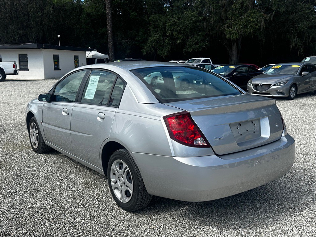 2004 Saturn ION Image 5