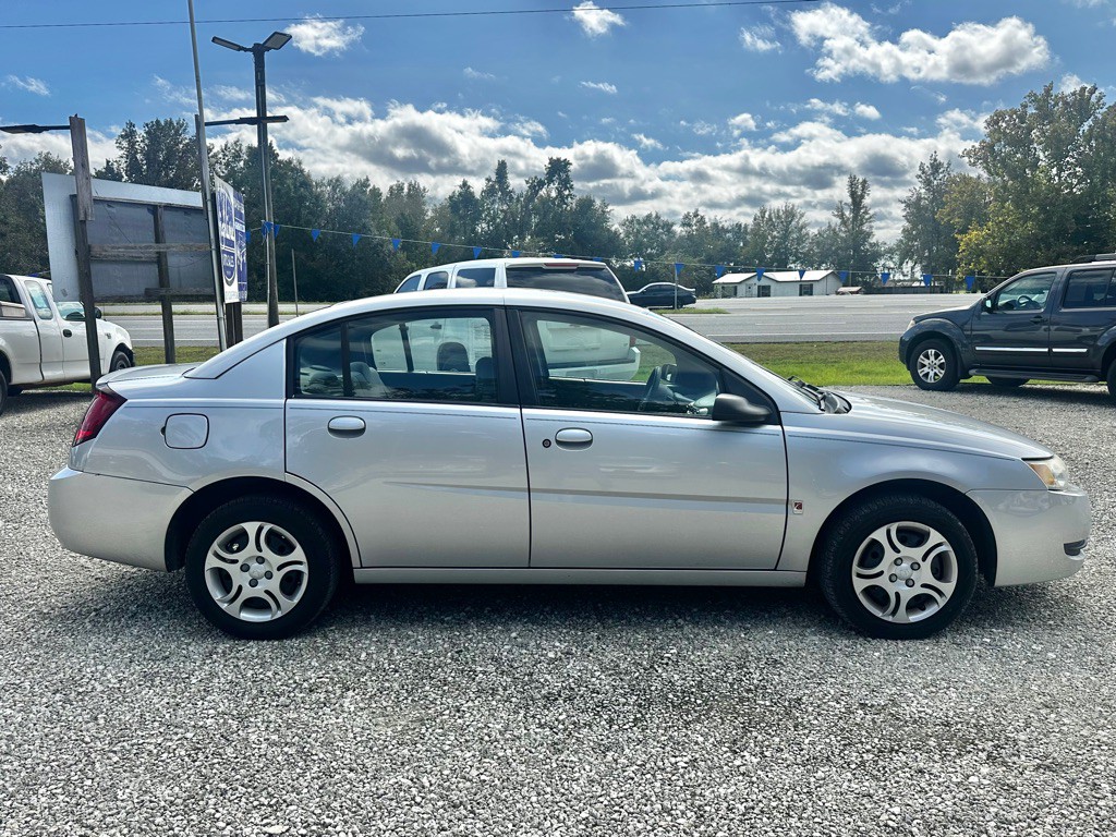 2004 Saturn ION Image 8