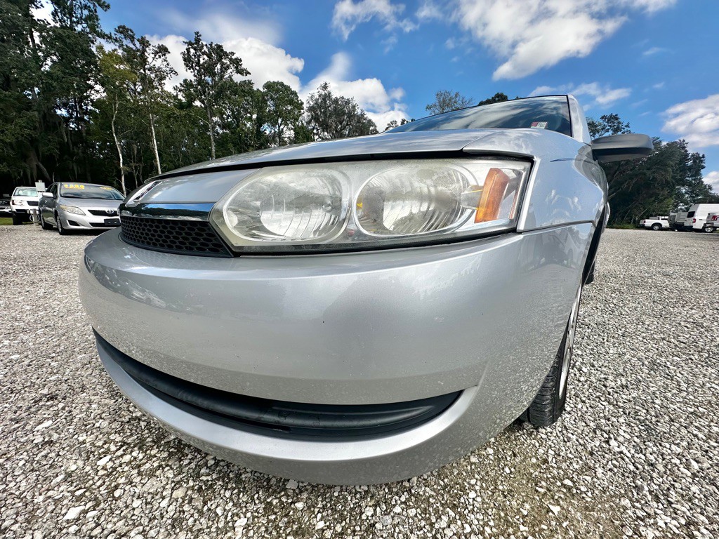 2004 Saturn ION Image 12