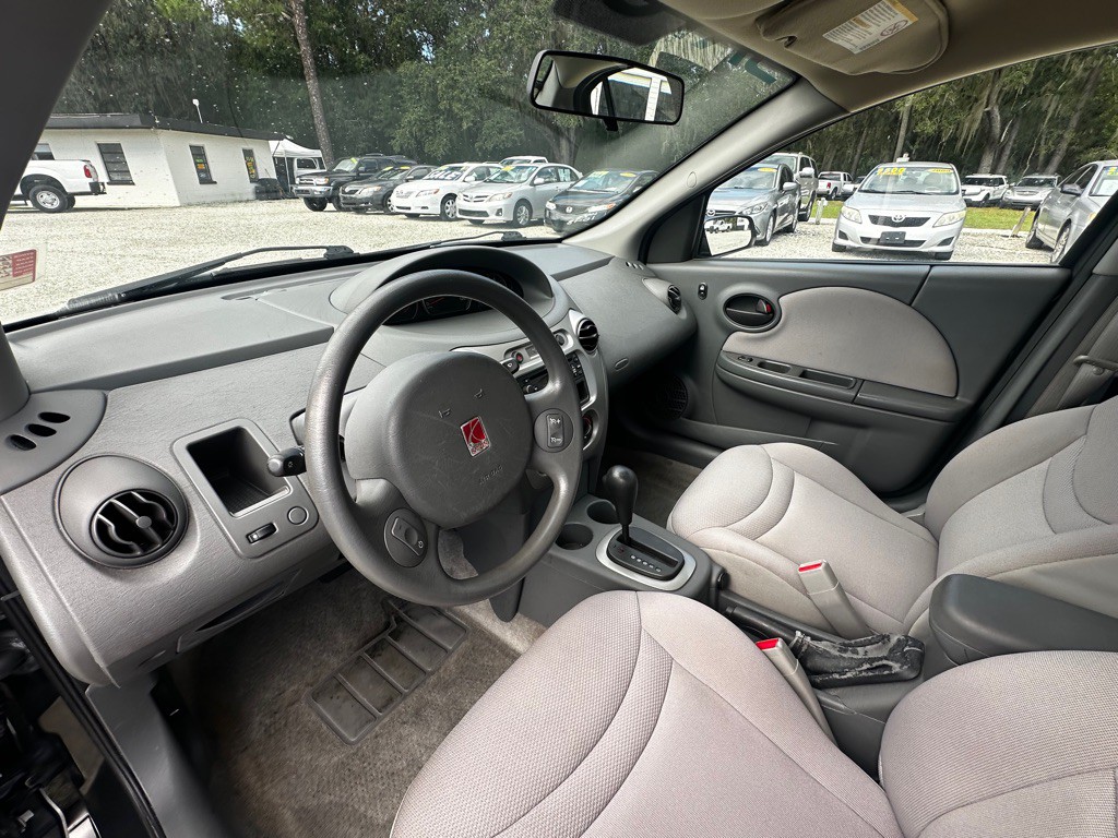 2004 Saturn ION Image 19