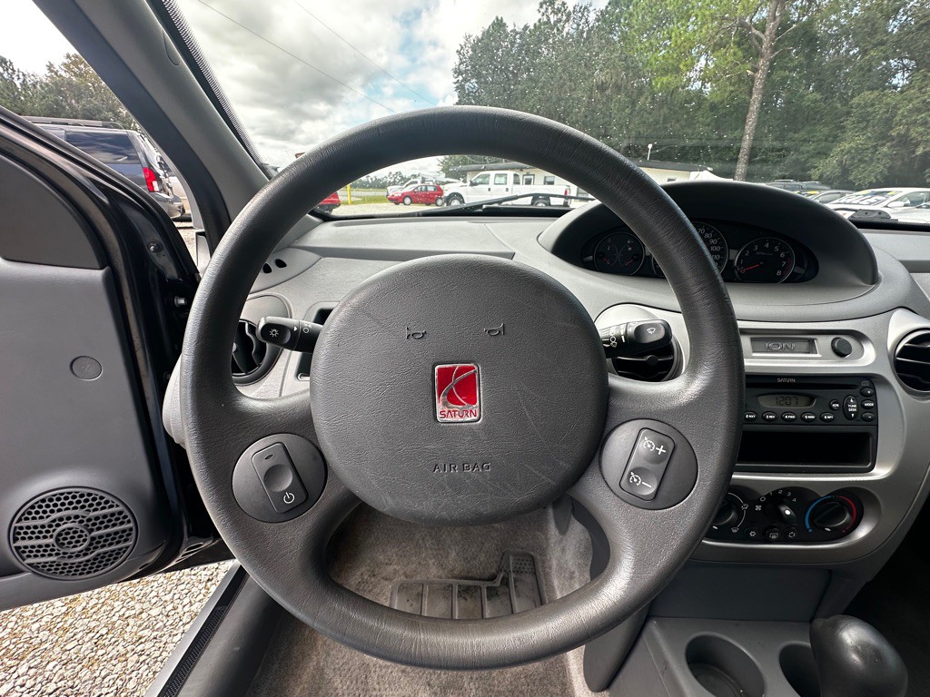 2004 Saturn ION Image 20