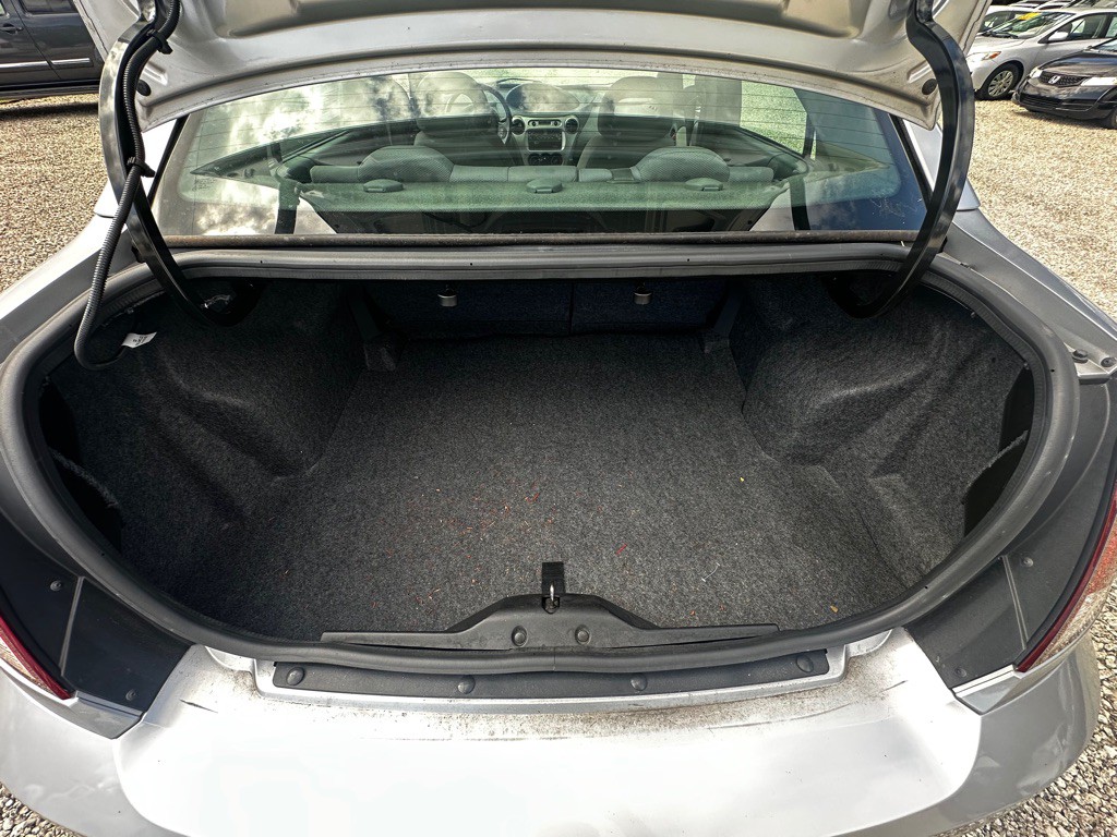 2004 Saturn ION Image 30