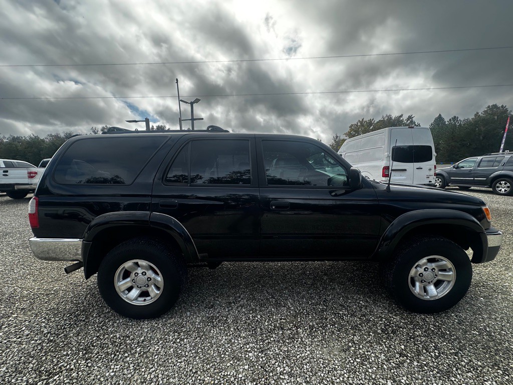 2000 Toyota 4Runner Image 8