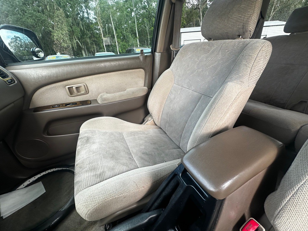 2000 Toyota 4Runner Image 16
