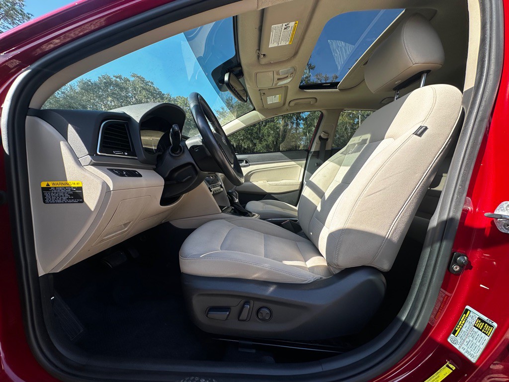 2017 Hyundai Elantra Image 13