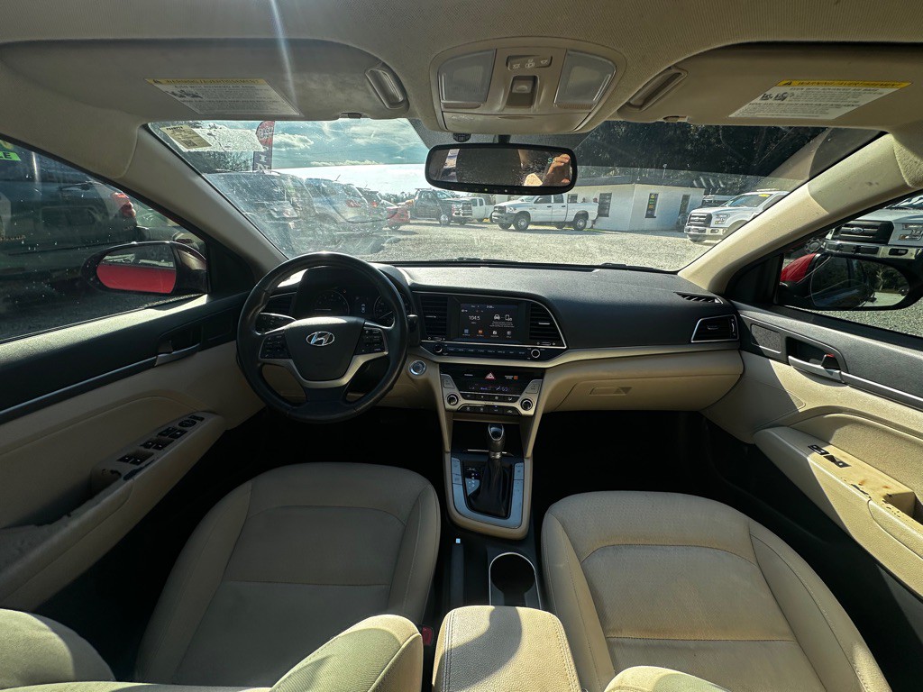2017 Hyundai Elantra Image 19