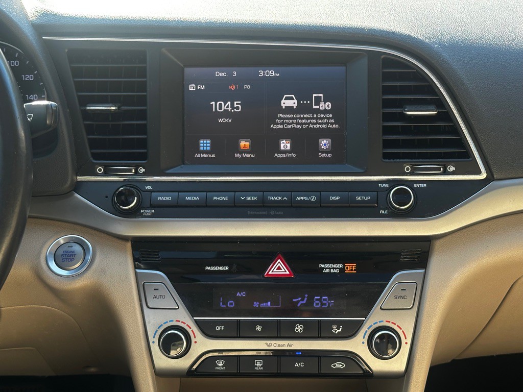 2017 Hyundai Elantra Image 24