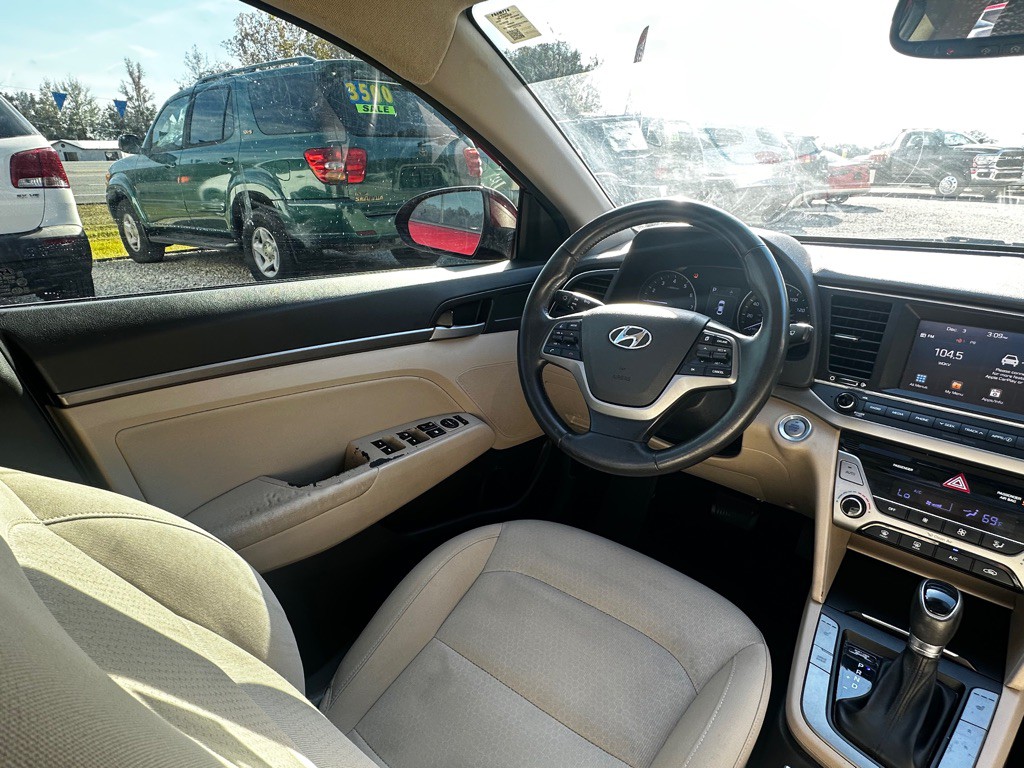 2017 Hyundai Elantra Image 27
