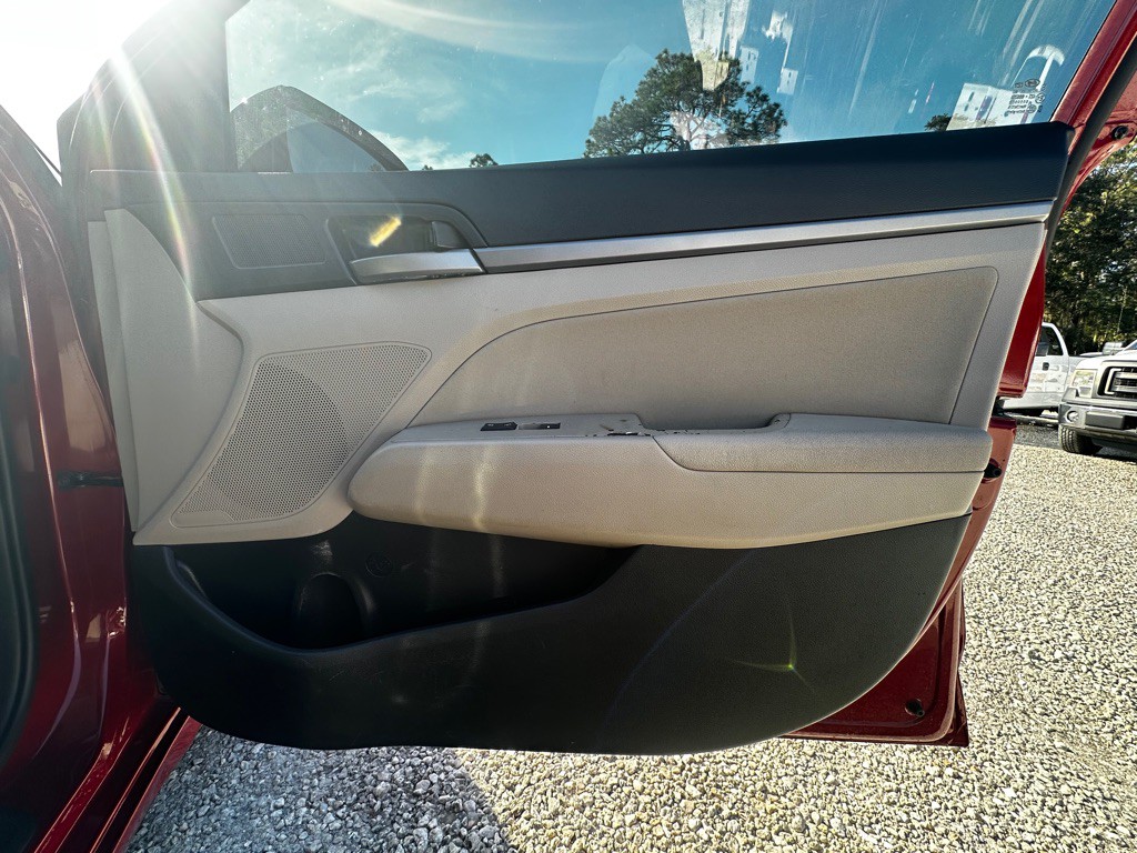 2017 Hyundai Elantra Image 33