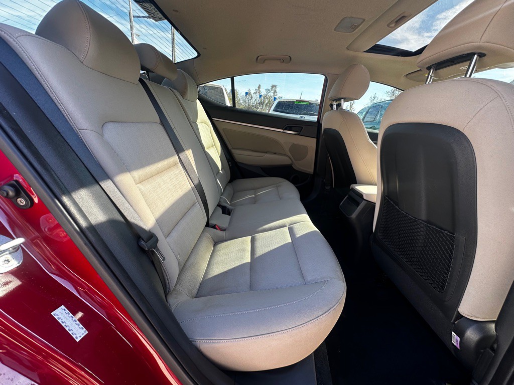 2017 Hyundai Elantra Image 34