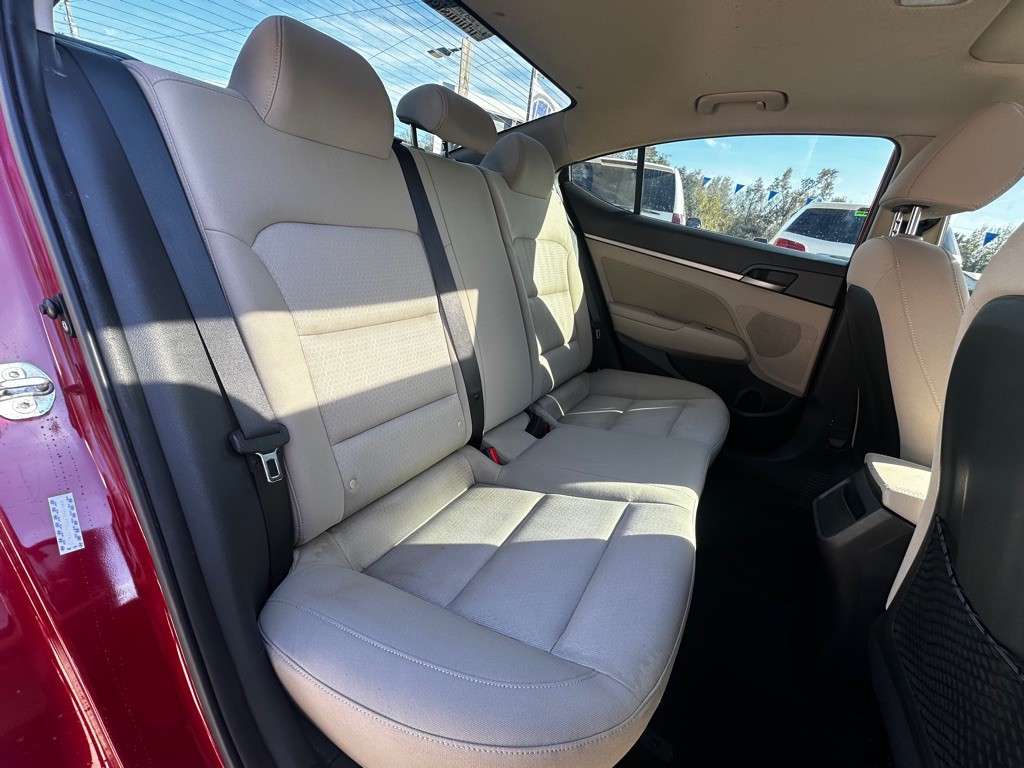 2017 Hyundai Elantra Image 35