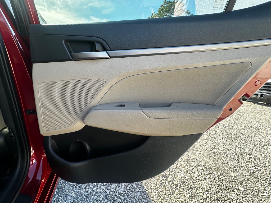 2017 Hyundai Elantra Image 36