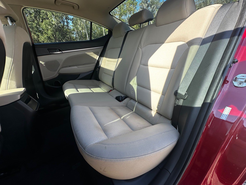 2017 Hyundai Elantra Image 37