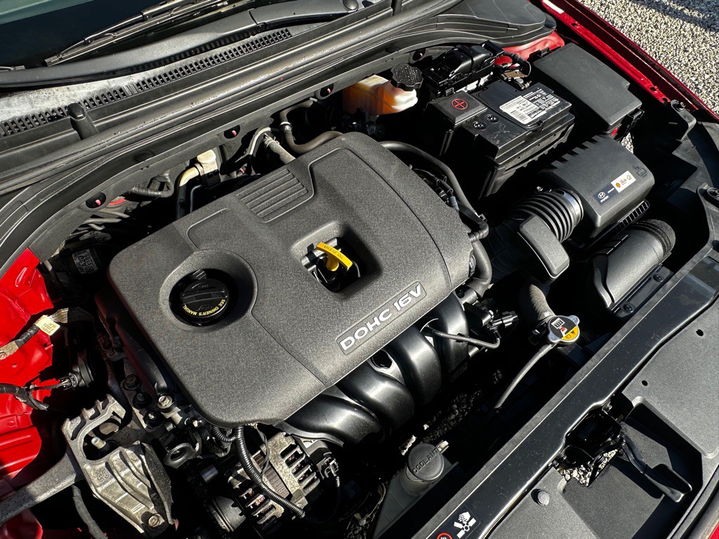 2017 Hyundai Elantra Image 40