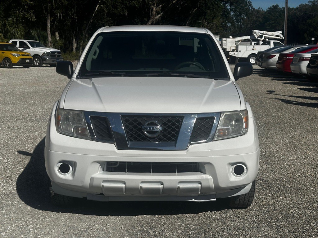 2016 Nissan Frontier Image 2