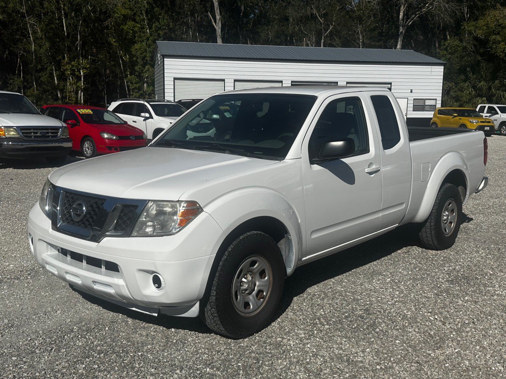 2016 Nissan Frontier Image 3