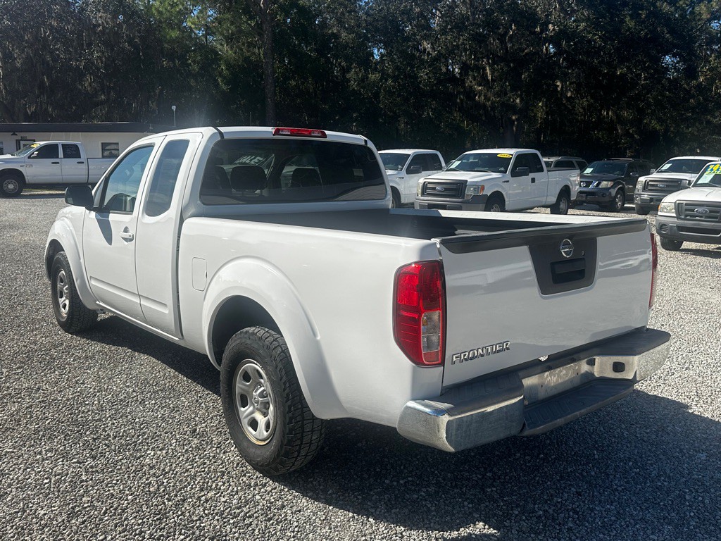 2016 Nissan Frontier Image 5
