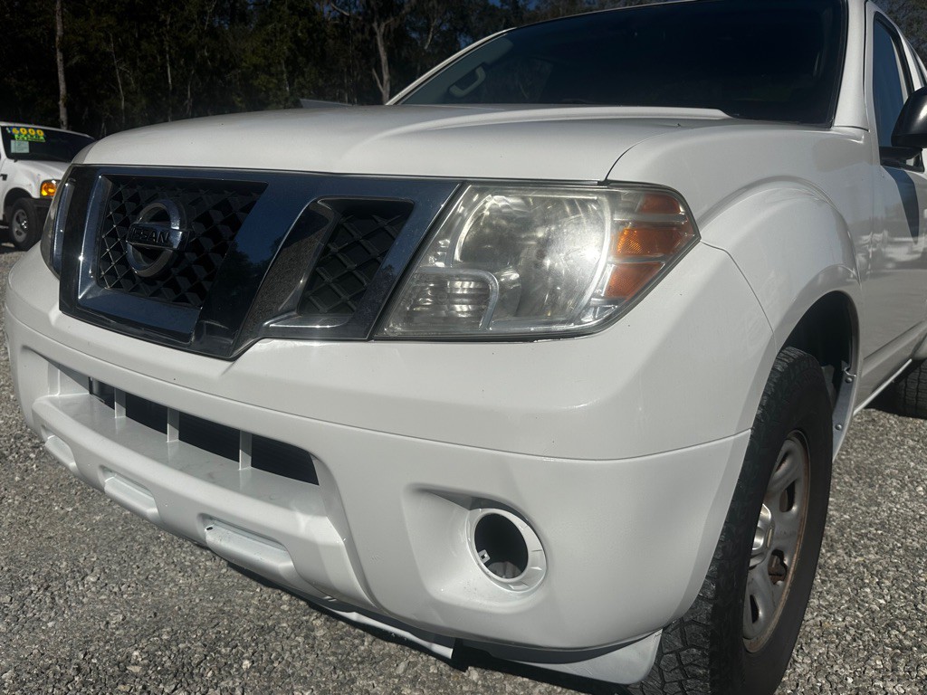 2016 Nissan Frontier Image 10