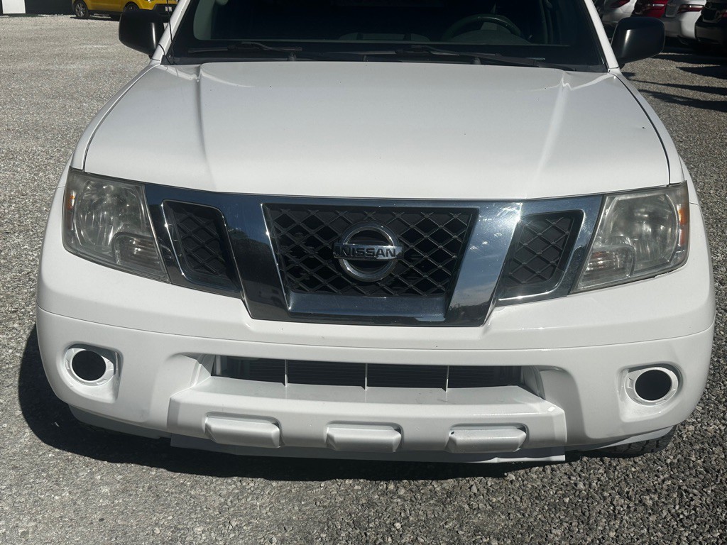 2016 Nissan Frontier Image 11