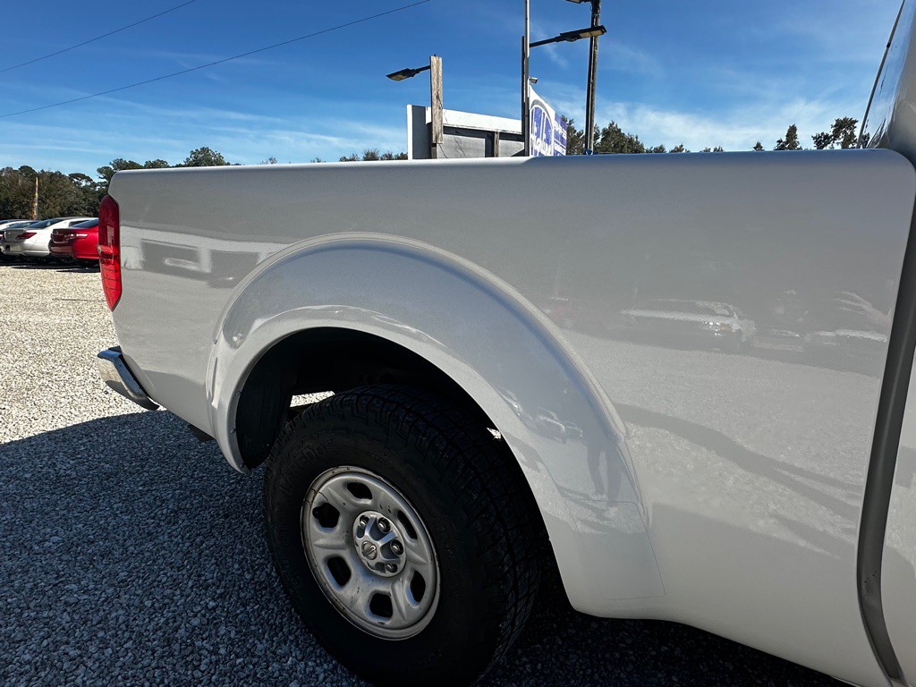 2016 Nissan Frontier Image 14