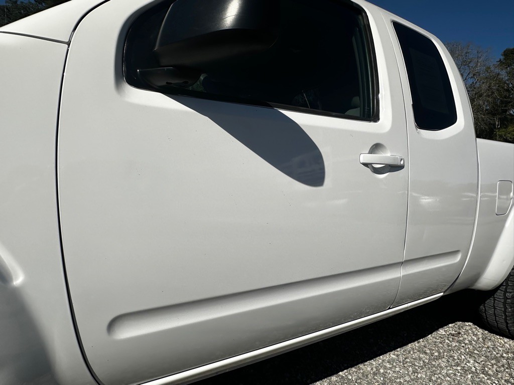 2016 Nissan Frontier Image 15