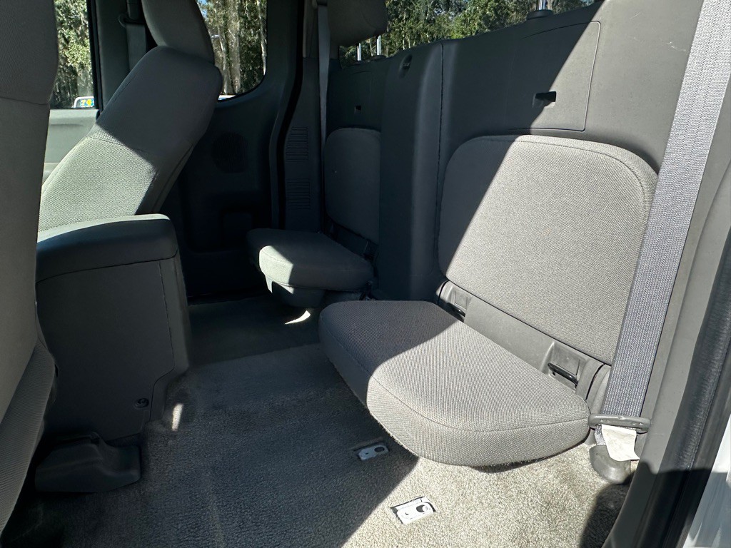 2016 Nissan Frontier Image 30