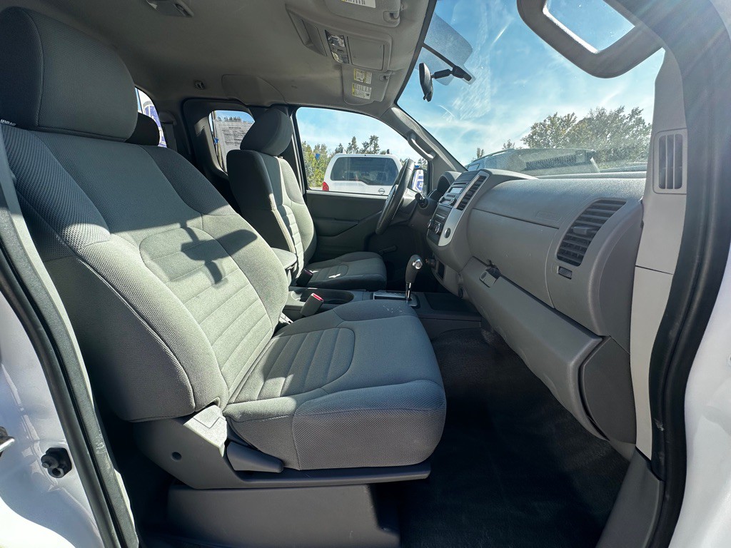 2016 Nissan Frontier Image 31