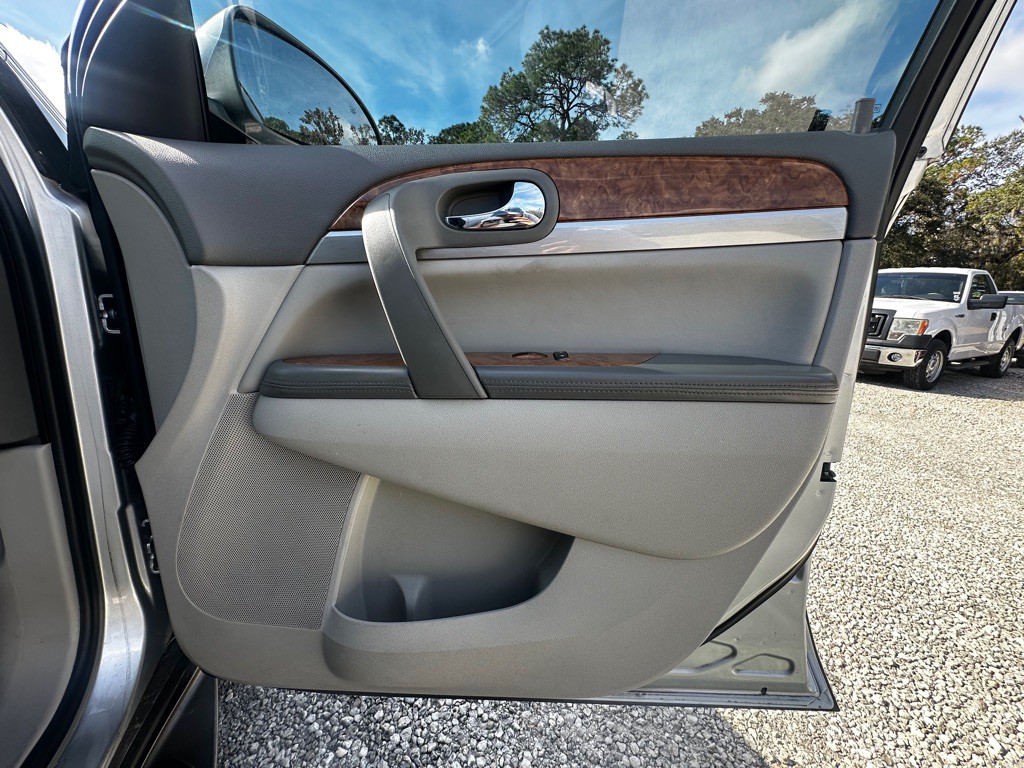 2012 Buick Enclave Image 28