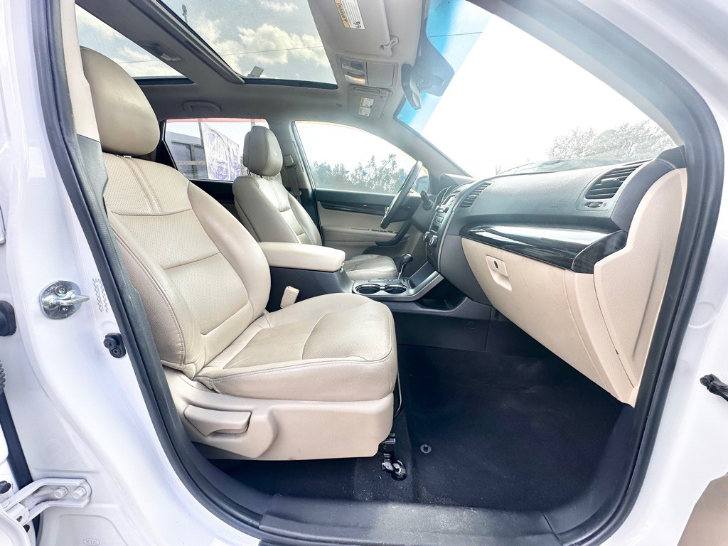 2011 Kia Sorento Image 28