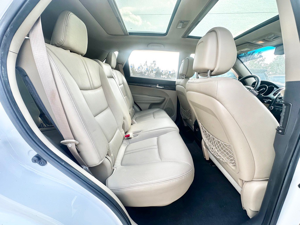 2011 Kia Sorento Image 32
