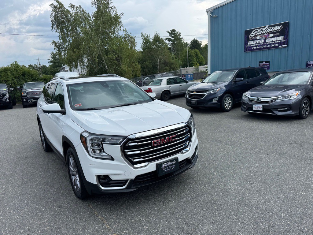 2022 GMC Terrain Image 2
