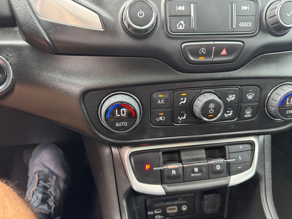2022 GMC Terrain Image 23