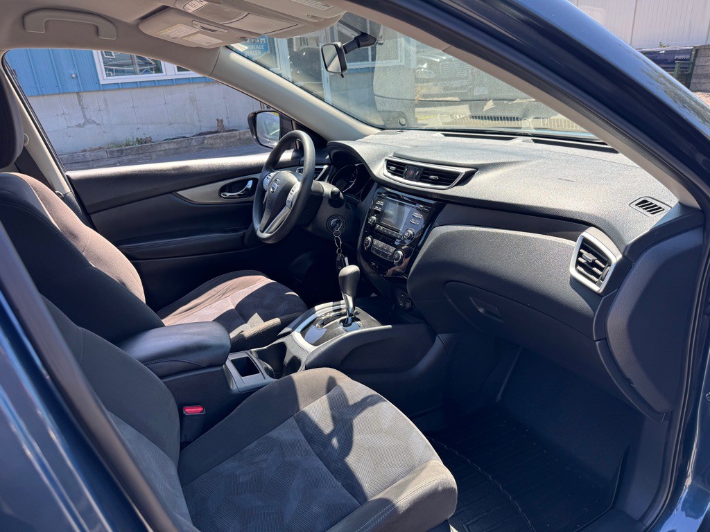 2015 Nissan Rogue Image 10