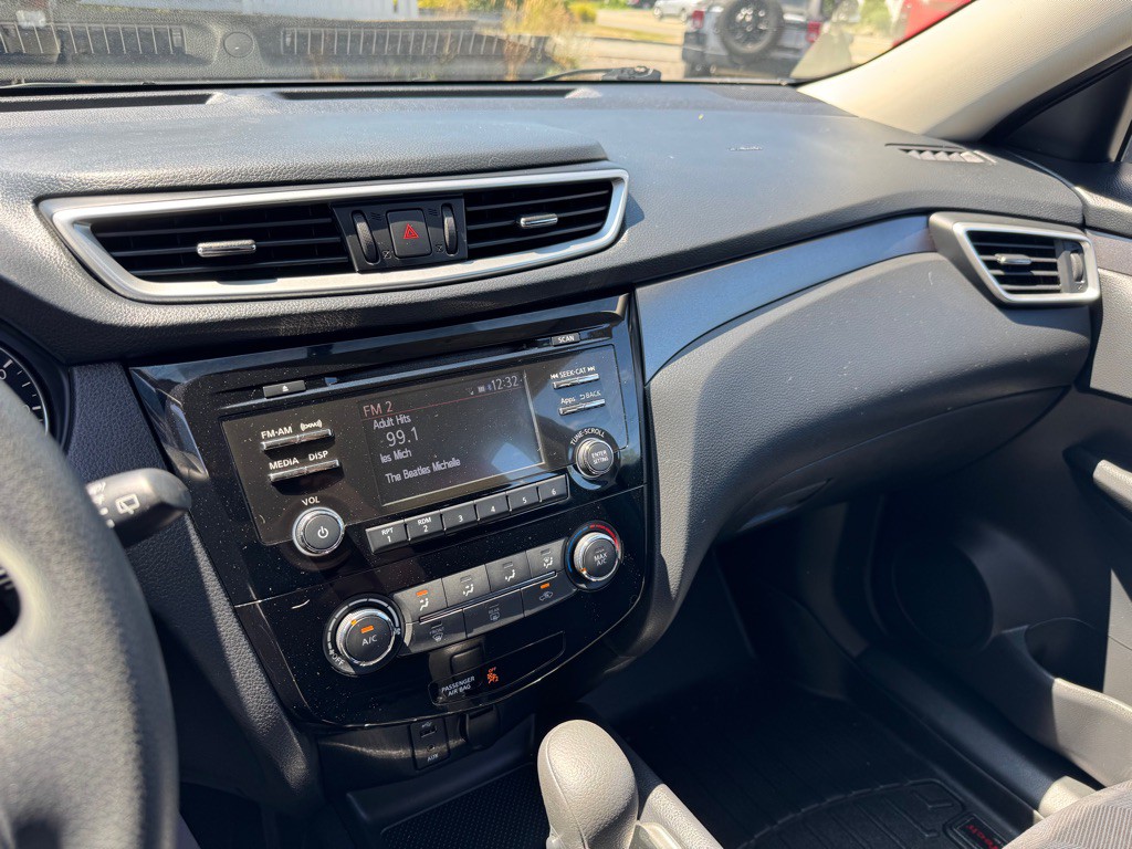 2015 Nissan Rogue Image 23