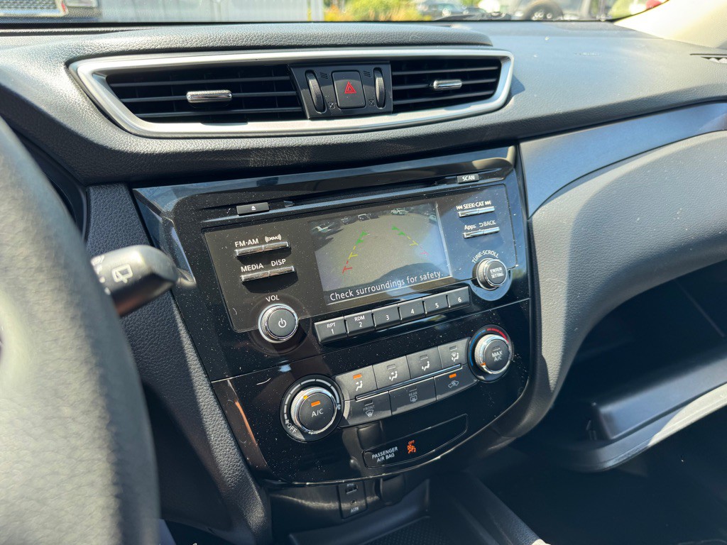 2015 Nissan Rogue Image 26