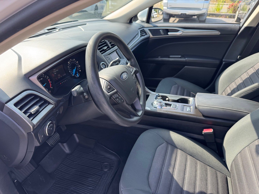 2018 Ford Fusion Image 28