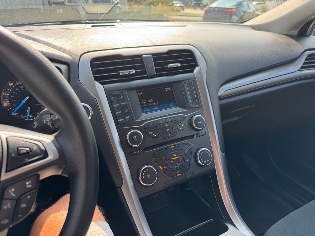 2018 Ford Fusion Image 32