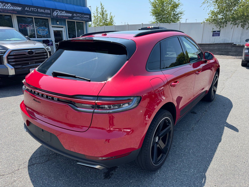 2020 Porsche Macan Image 8